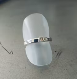 'Fia' ring med diamant
