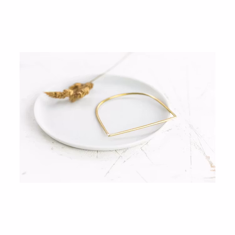 Clare Minimal D Bracelet Brass