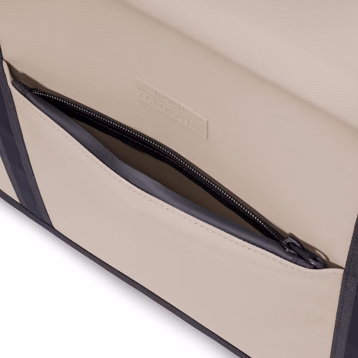 Ucon Acrobatics Omasu Bag Sand