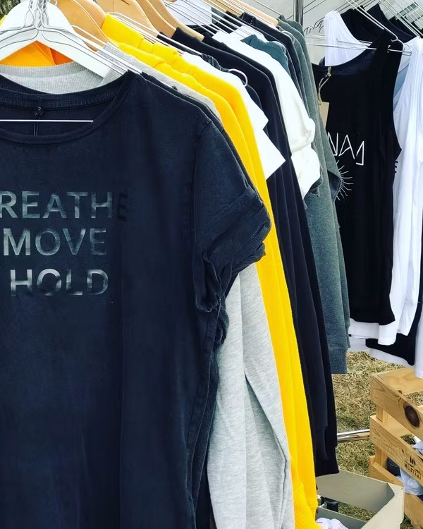 BREATHE, MOVE, HOLD - T-SHIRT - STONE WASHED BLACK