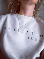 MEDITATION JUNKIE - SWEATER - BEIGE
