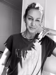KARMA - T-SHIRT - STONE WASHED LEO