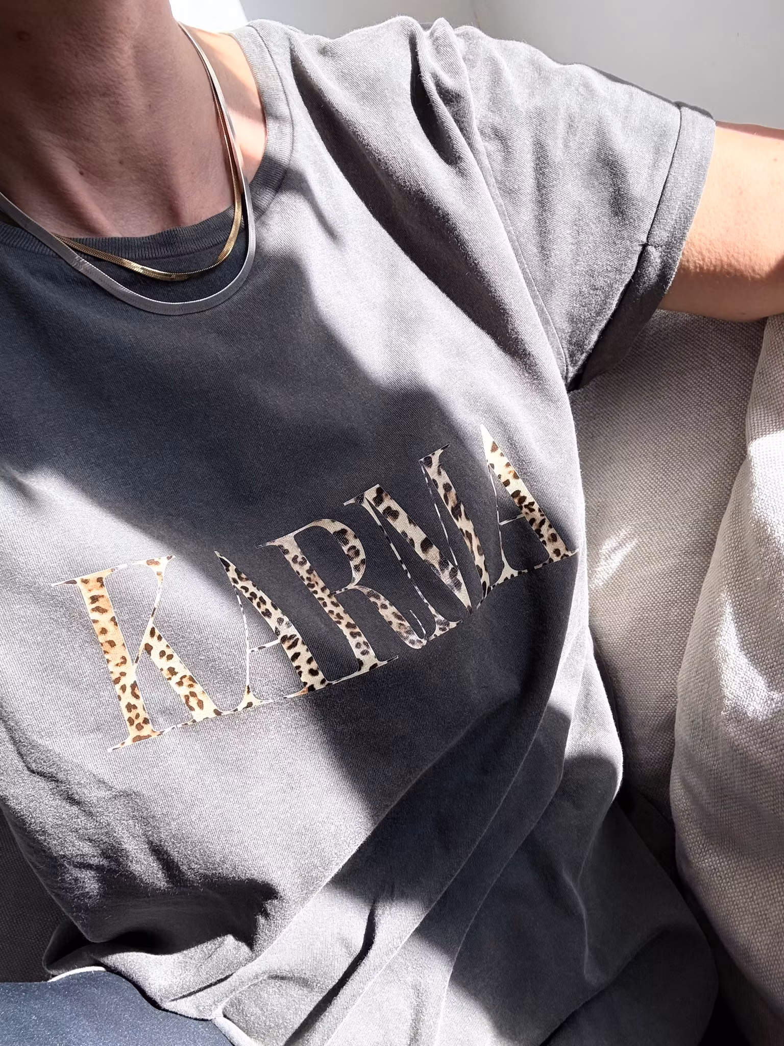 KARMA - T-SHIRT - STONE WASHED LEO