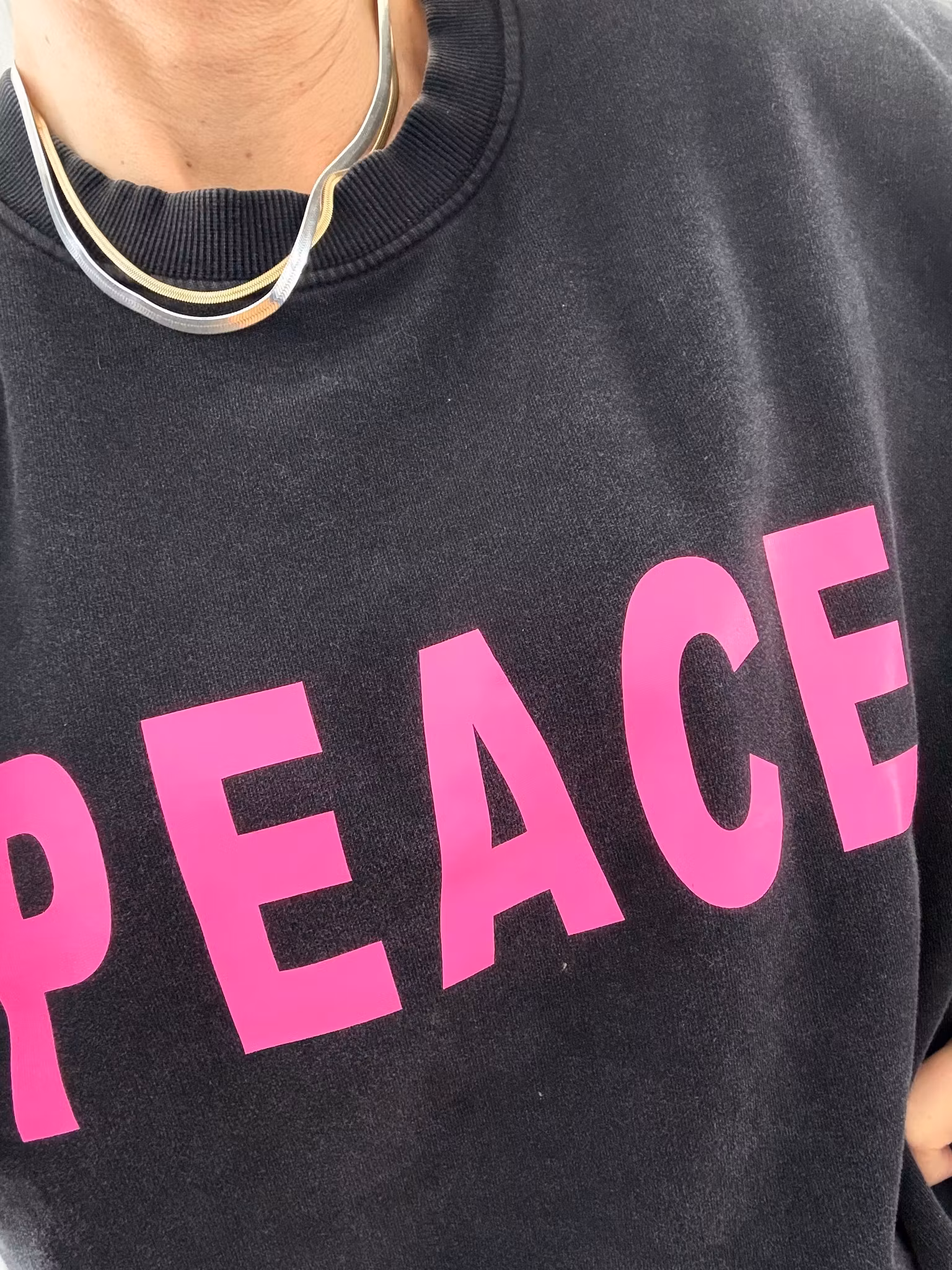 PEACE - SWEATER - STONE WASHED BLACK