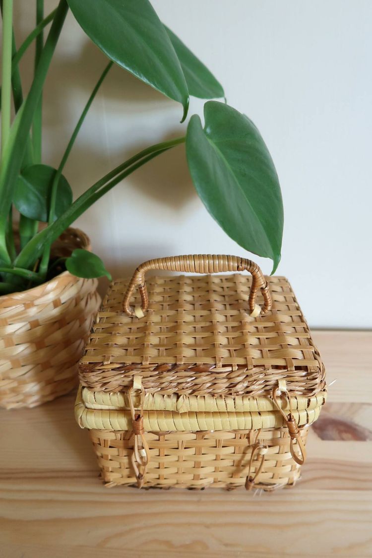Box/korg i naturmaterial