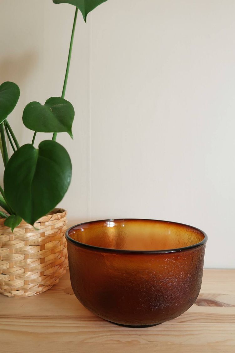 Stor brun glasskål