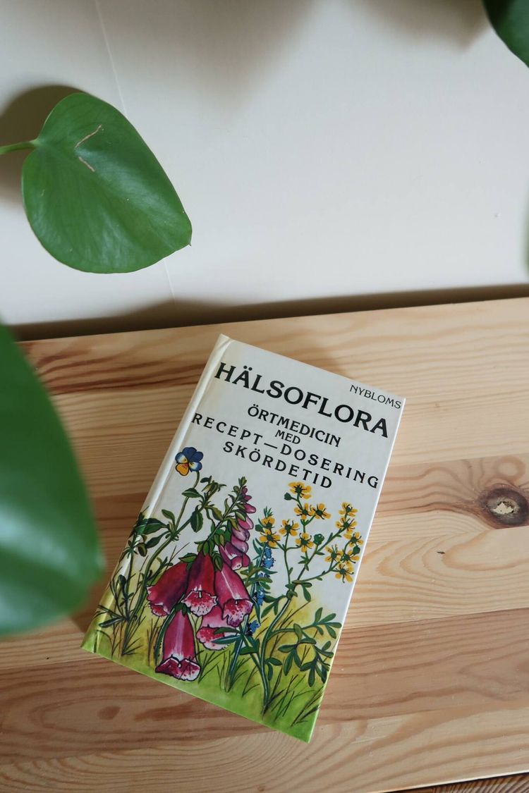 Hälsoflora Örtmedicin med Recept, dosering, skördetid