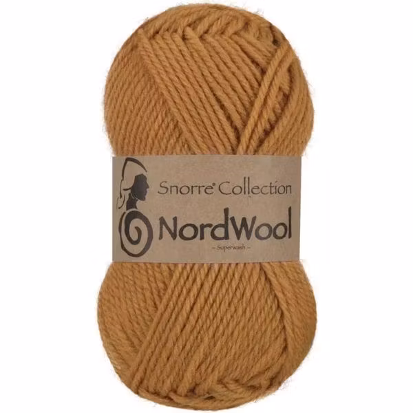 Snorre Collection Nordwool, 50g, 144 Ockragul – helt garnnystan med Nordwool-banderoll.