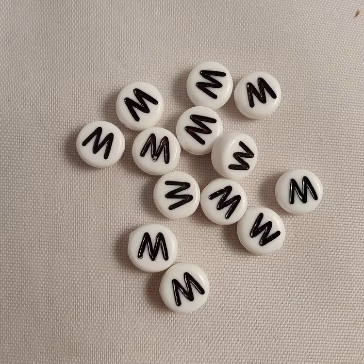 Bokstavspärlor, 7mm, W