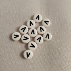 Bokstavspärlor, 7mm, V