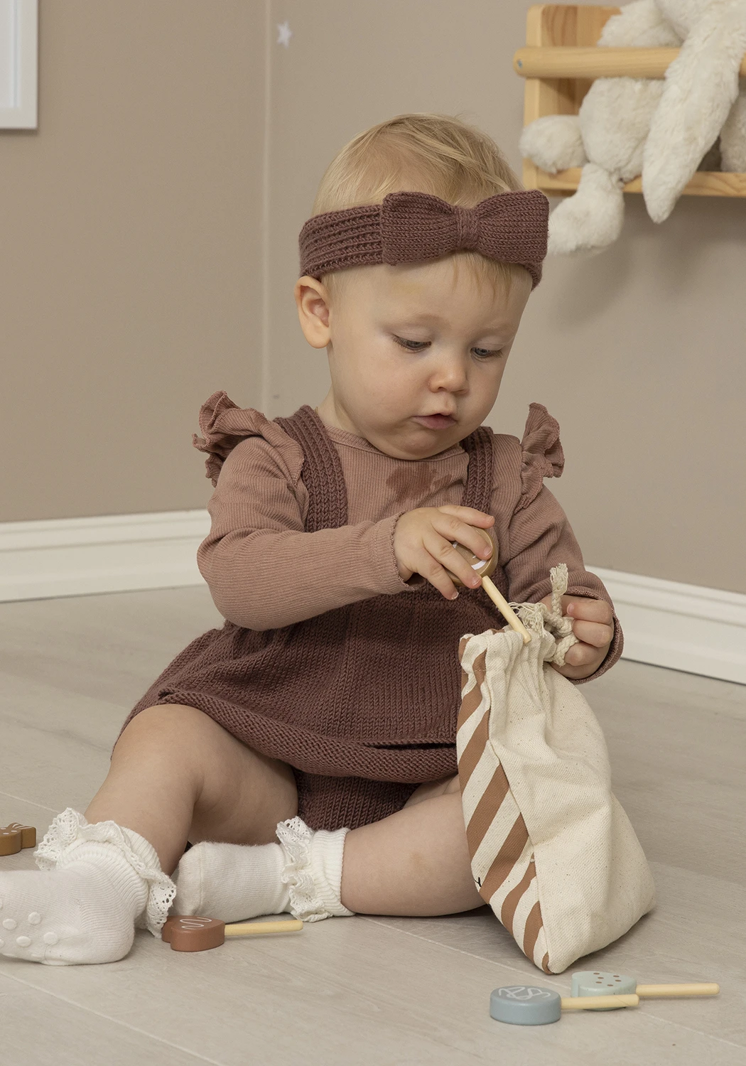 Modell 2235-5 – Hailey sparkdräkt och hårband