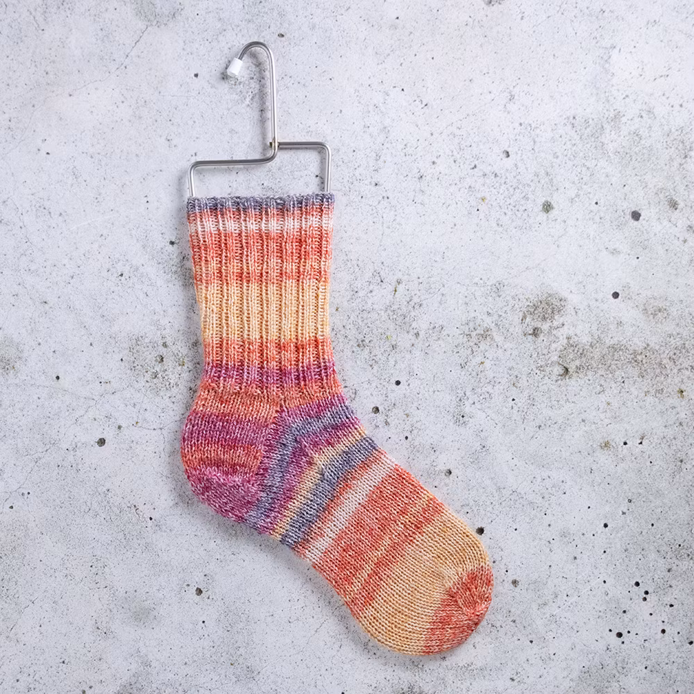 Exempel bild på socka i Sox Merino 4 ply Pulp Fiction