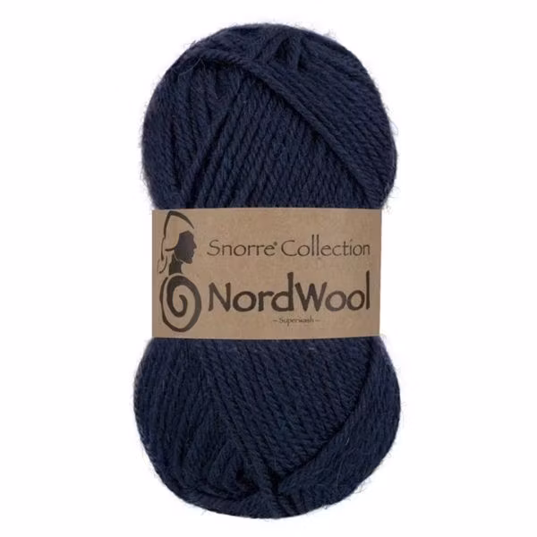 Snorre Collection Nordwool, 50g, 126 Marinblå – helt garnnystan med Nordwool-banderoll.