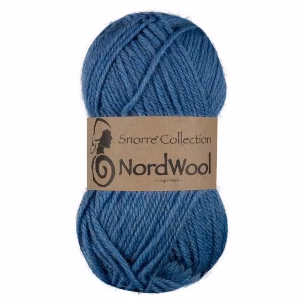 Snorre Collection Nordwool, 50g, 123 Mellanblå – helt garnnystan med Nordwool-banderoll.