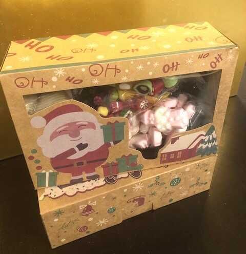Present askar för jul godis.