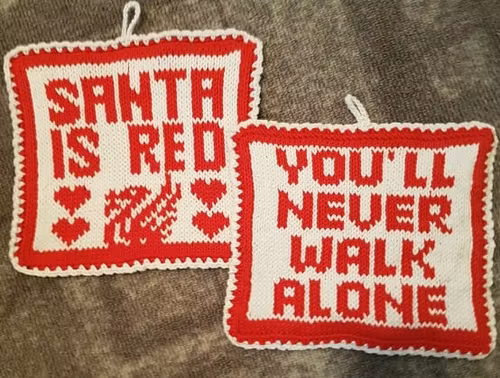 Mønster på Grytelappene : Santa is red og YNWA