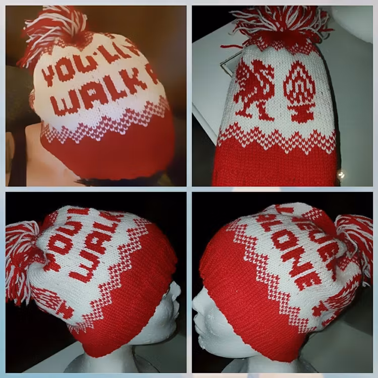 Mønster på luen : Birdies and flames