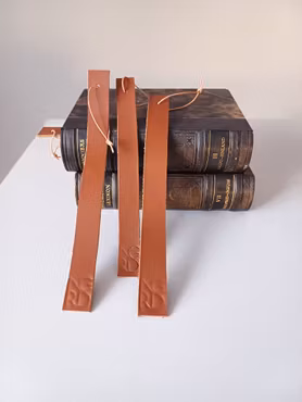 "Readme" Bokmärke Konstläder