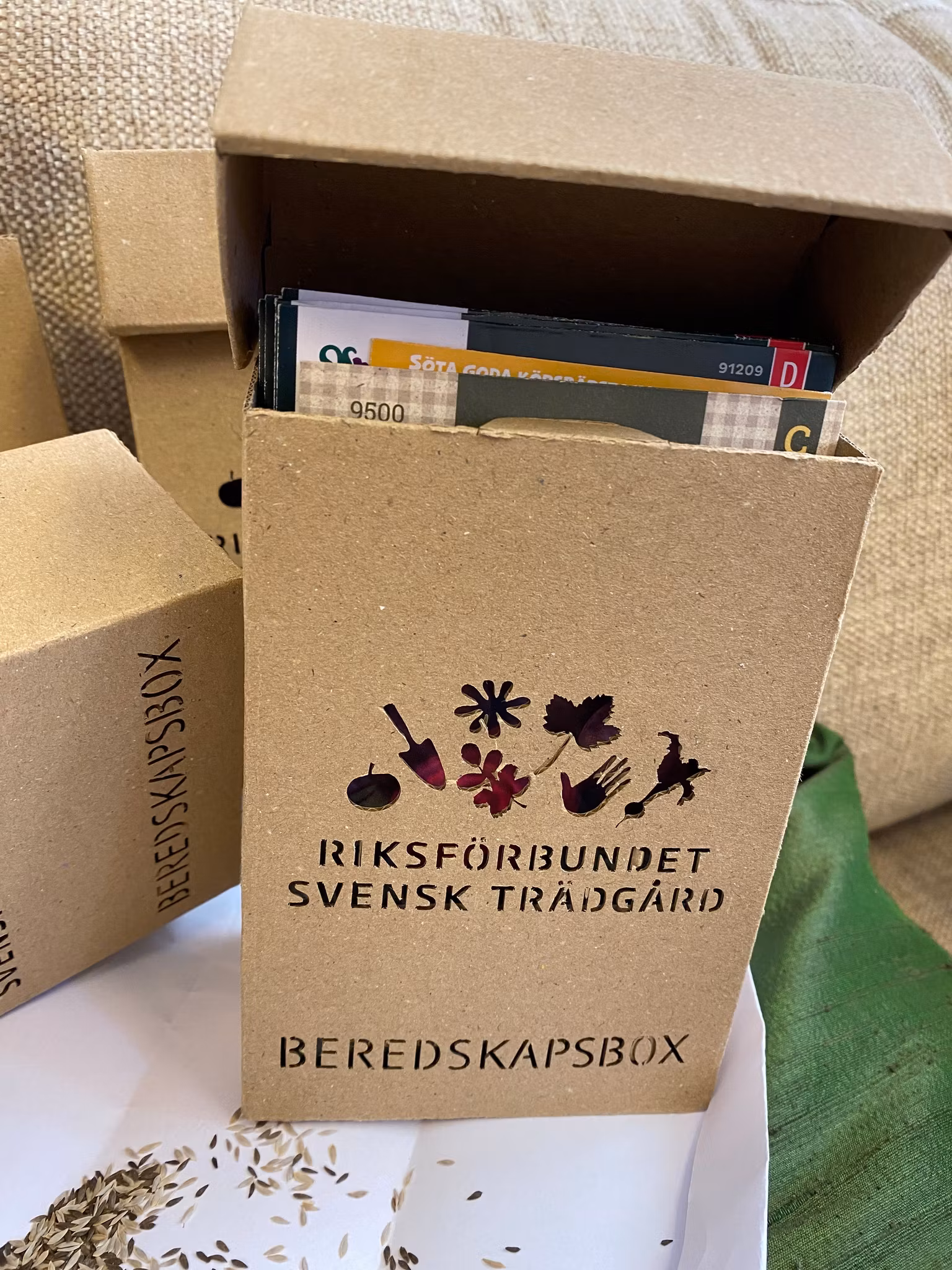 Beredskapsboxen - kartong för fröer