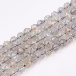 REA: Facetterad ljus labradorite 2-2.5 mm, 1 sträng