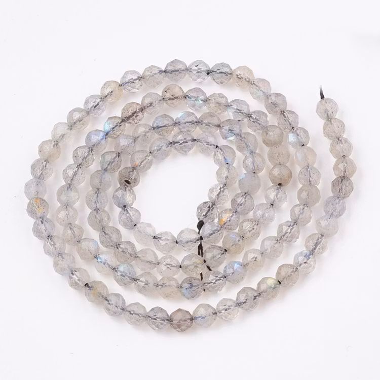 Facetterad ljus labradorite 2 mm, 1 sträng