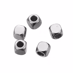 Kirurgiskt stål kuber 3x3 mm, ca 50 st