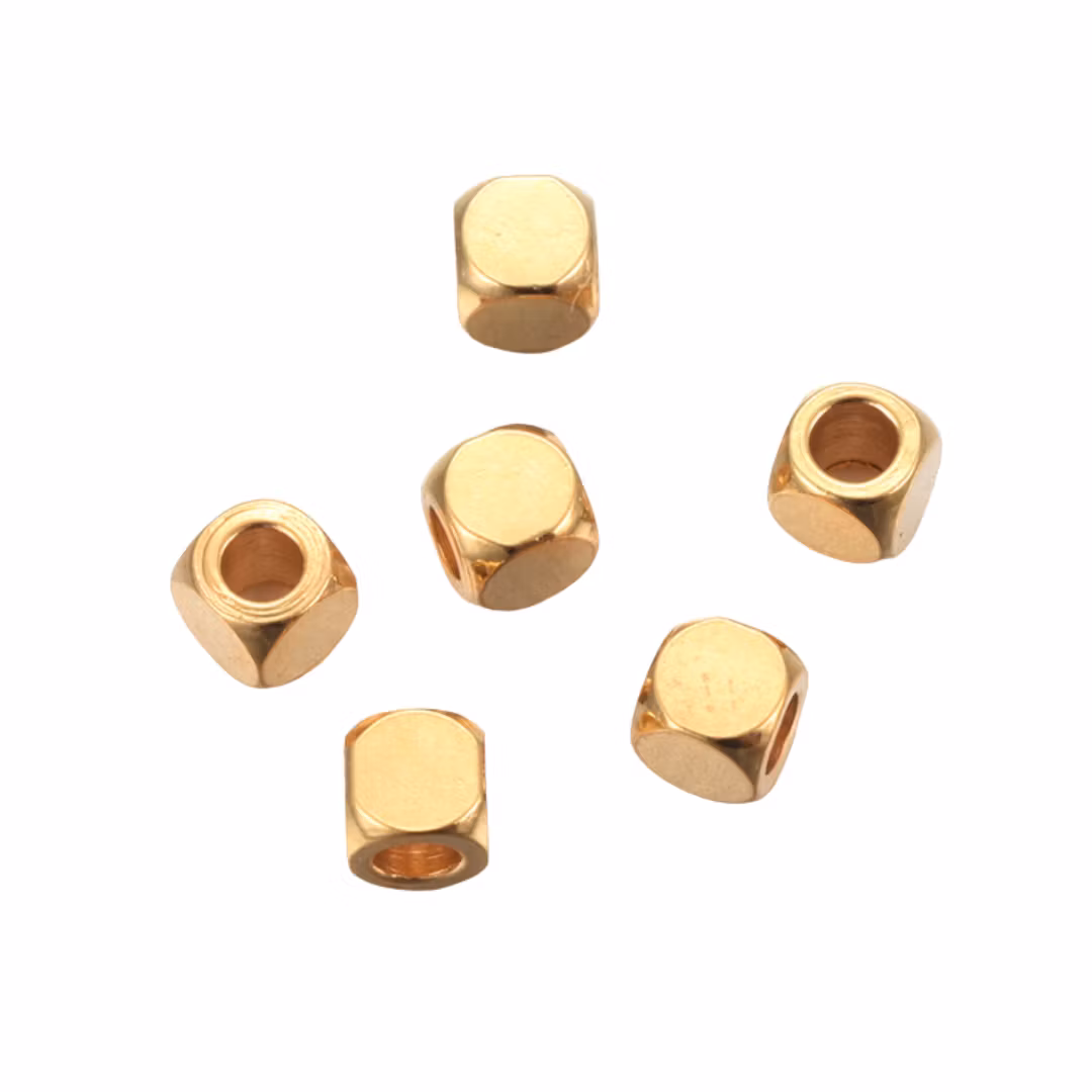 Guldfärgat rostfritt stål kuber 2x2 mm med PVD plätering, 10 st