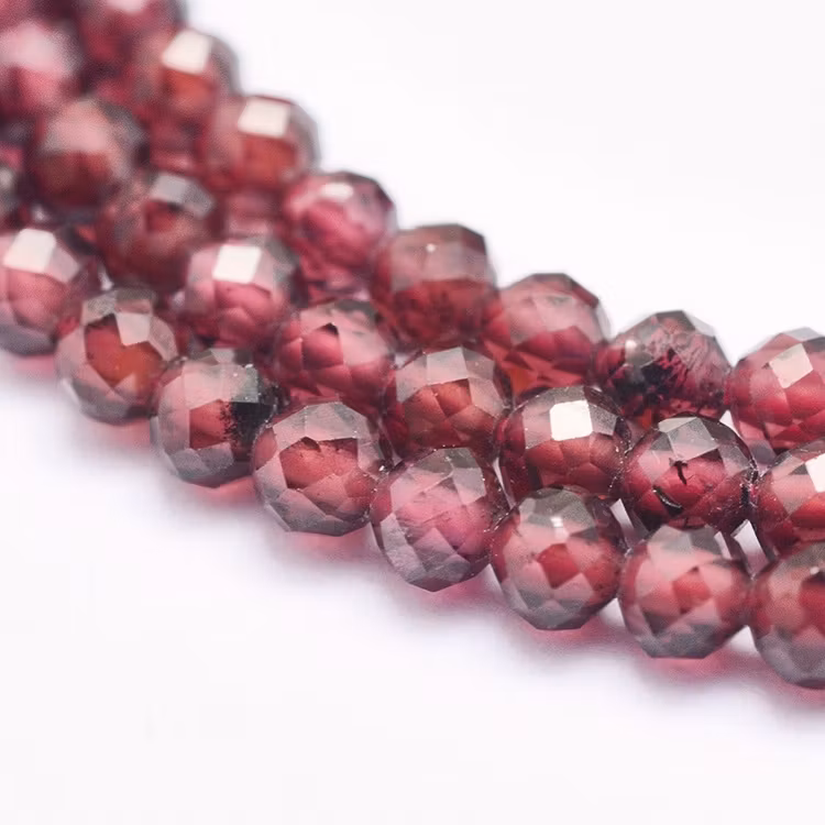 Facetterad granat 4 mm, 1 sträng