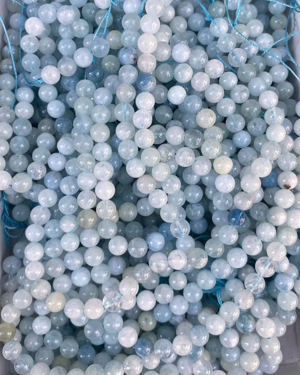 Akvamarin "multi" 8 mm, 1 sträng
