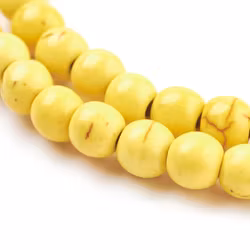 Howlite gul 4 mm, 1 sträng