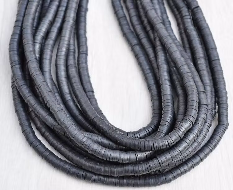 Heishi pärlor mörkgrå, 1 sträng