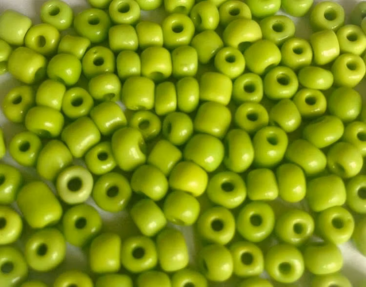 Seed beads 4 mm lime, ca 2500 st