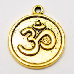 REA: Antikt guldfärgad rund berlock Ohm, 10 st