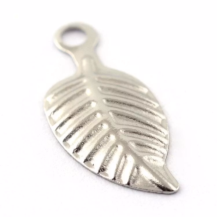 Kirurgiskt stål berlocker små löv, 10 st