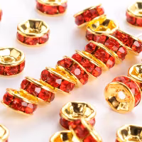 Guldfärgade röda strassrondeller 8 mm, 10 st