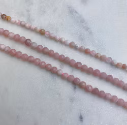 Jordgubbskvarts ljus melerad 4 mm, 1 sträng