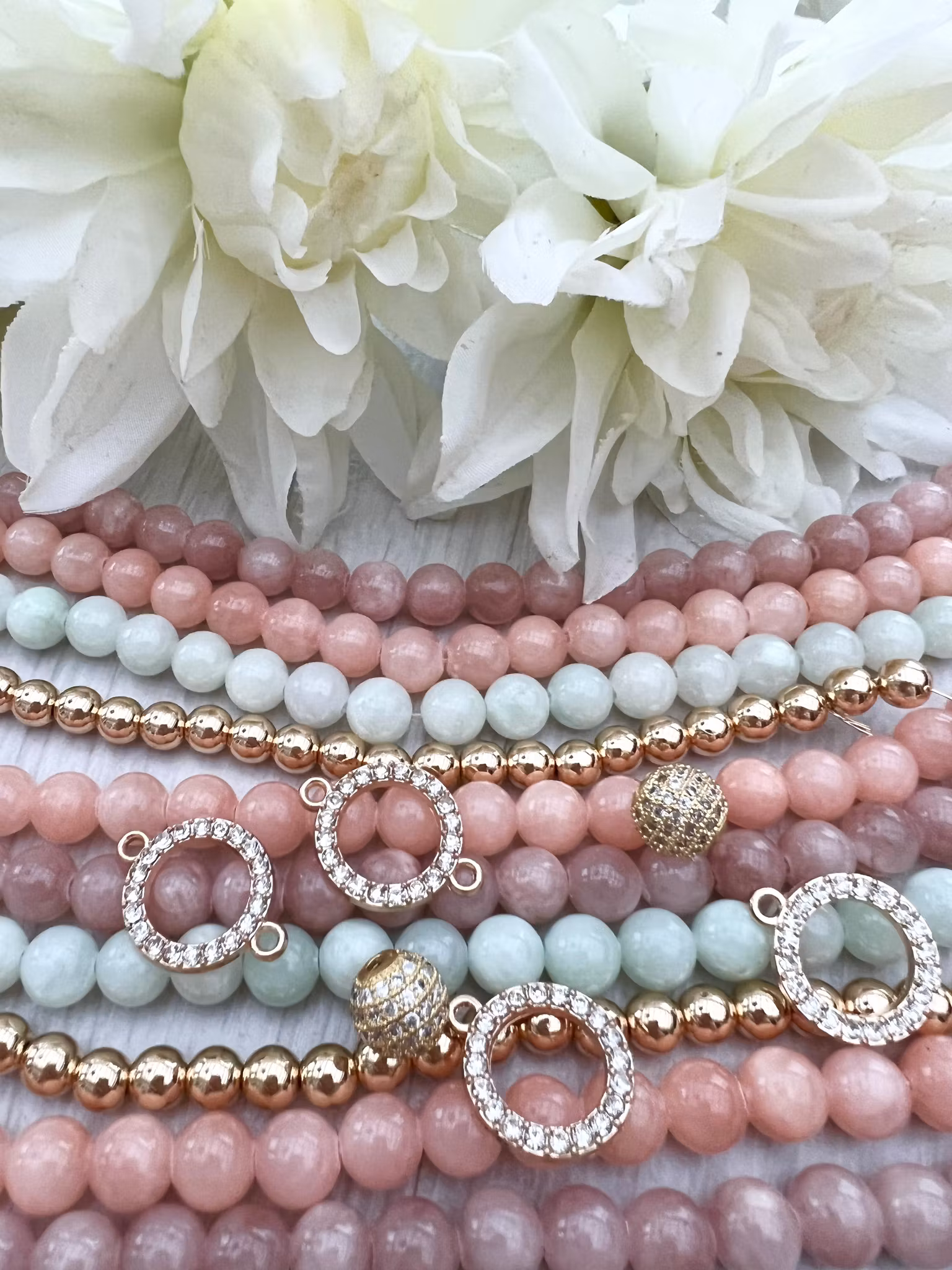 Ljust guldfärgad berlock strassring, 1 st