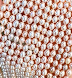 Sötvattenspärlor 4x5 mm aprikosa, 1 sträng