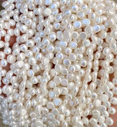 Sötvattenspärlor 4 mm snedborrade  vita, 1 sträng