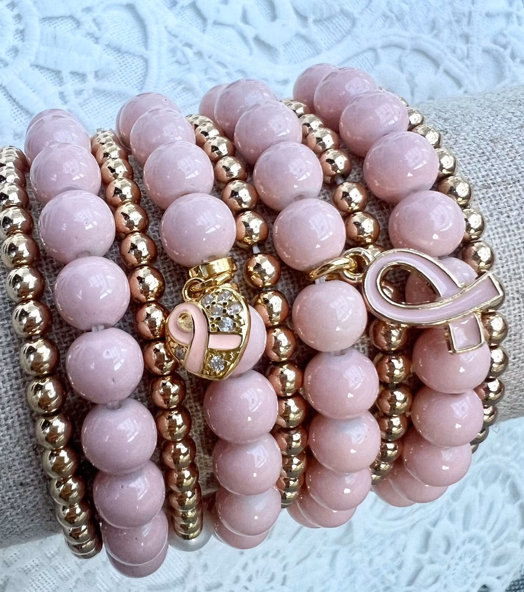 Guldfärgad berlock rosa bandet, 1 st