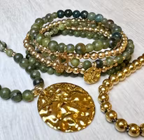 Guldfärgat rostfritt stål hänge rund hamrad med PVD plätering, 1 st