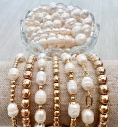 Sötvattenspärlor nuggets natur ca 9 mm, 1 sträng