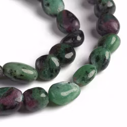 Ruby Zoisite nuggets, 1 sträng