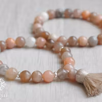 Månsten 6 mm, 1 sträng