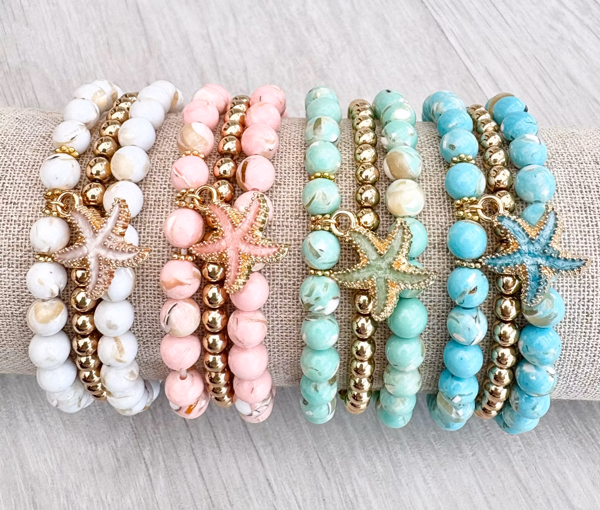 Snäckskalspärlor runda turkosa 6 mm, 1 sträng