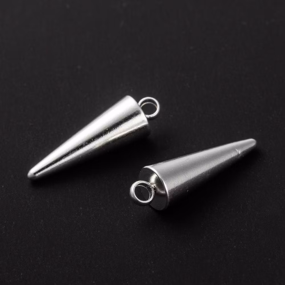 Silverfärgat rostfritt stål berlock spike/kon, 1 st