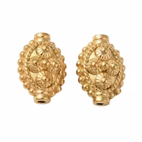 Kirurgiskt guldfärgat stål avlång mönstrad pärla med PVD plätering, 1 st