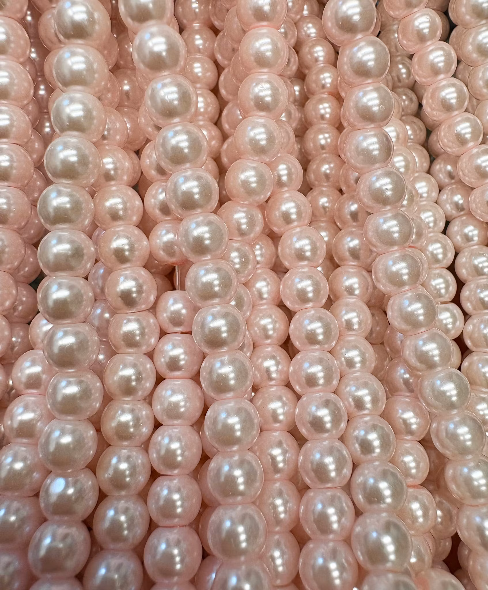 Vaxade glaspärlor 6 mm ljust rosa, 1 sträng