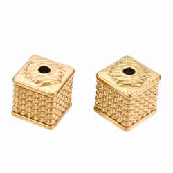 Guldfärgat rostfritt stål mönstrad kub med PVD, 1 st