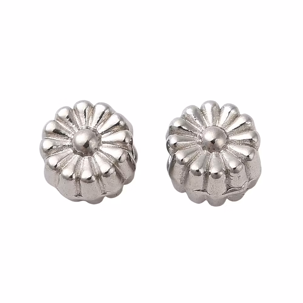 Guldfärgat rostfritt stål pärla blomma 5.5 mm med 18k, 1 st